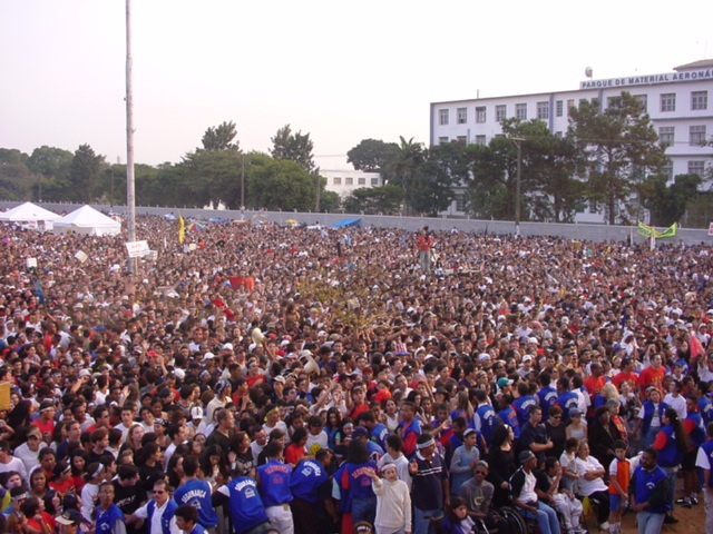 http://www.adonainews.com.br/wp-content/uploads/2010/05/evangelicos-marcha.jpg