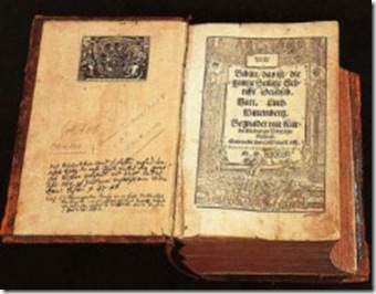 H&aacute;-300-anos-fam&iacute;lia-preserva-exemplar-da-B&iacute;blia-de-Wittenberg-250x192