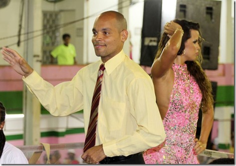 presbitero-renascer-bateria-mangueira